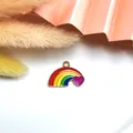 Ciondolo a cuore arcobaleno vibrante per la creazione di gioielli e collane DIY - Forma di Arcobaleno a Doppio Cuore / Confezione da 10