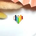 Ciondolo a cuore in smalto arcobaleno colorato per la creazione di gioielli fai da te. - Forma di Cuore Impilato / Confezione da 10