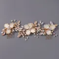 Elegante juego de peines para novia hecho a mano con hojas doradas, perlas y strass. - Diadema de Hoja de Flor de Lujo Estilo Bosque / Dorado