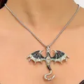 Gothische fliegende Drachenhalskette mit bunten Strasssteinen an einer silbernen Metallkette - Emaille Drachenstil (12135)