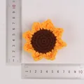 Handgefertigter gelber Häkel-Sonnenblumenanhänger mit Messskala Lineal Anzeige - 5-Ring 8-Blatt Sonnenblume (Hellgelb)