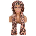 Detailansicht der Eisseide-Schlafmütze mit Leopardenmuster für lange Zöpfe am Model - Leopardenprint