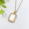 Elegante collana d'oro con ciondolo rettangolare in zirconia e intarsio bianco raffinato - Stile Strass Rettangolo in Madreperla (XL1200-21)