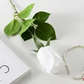 Elegante weiße künstliche Rose aus Seide für Hochzeitsdekoration im Monet-Stil - Coupie Rose Milk White