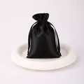 Elegante bolsa de regalo de raso negro con cordón para joyas y embalaje de productos - 7*9cm / Negro