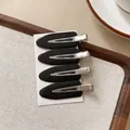 Lot de quatre barrettes à cheveux plates noires sans plis pour frange, variante SKU - Style En Plastique / 1 Pièce / Noir