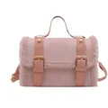 Elegante bolso bandolera rosa con ribete de piel suave y hebillas doradas - Rosa