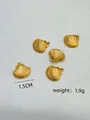 Macro view of gold seashell pendants showing 1.5cm size and 1.9g weight details - Oil-pressed Scallop / 5 Pieces / Gold