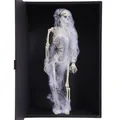 Squelette d'Halloween articulé avec toile d'araignée et petites araignées noires - Squelette De Crâne De 40 Cm + Tissu En Maille De 40 G + 4 Araignées (emballé Dans Un Sachet Op)