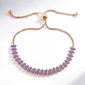 Vue détaillée d'un bracelet réglable en or rose avec zircons violets marquise - Marquise Style / Champagne (Strass Violet)