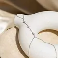 Bracciale ad anello minimalista in catena d'argento con tre cristalli chiari - Stile con Tre Strass (116) / Argento