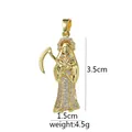Pendente Santa Muerte dorato dettagliato con micro-pavé di cristalli bianchi - Stile Pavé Santa Muerte Mietitore (D2022JB)