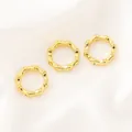 Détail de trois fermoirs à anneau ressort en bambou plaqués or 14 carats pour DIY - Fermoir à Ressort Rond Bambou (16mm) / 1 Pièce / Or 18K