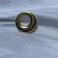 Vue macro détaillée d'un pendentif en forme de bague circulaire dorée pour la création DIY. - Cercle Lisse / 5 Pièces / Doré