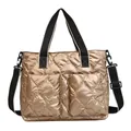 Grand sac cabas matelassé en coton duvet or champagne avec large bandoulière noire - Champagne