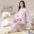 Rosa Umstandspyjama-Set mit integrierten Brustpolstern und verstellbarem Gummibund - M / Rosa Lila Stil (XM86716) / Oberteil Und Unterteil
