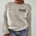 Weicher grauer Strickpullover für Damen mit süßem Katzen- und Pfotenabdruck-Grafikdesign - JSTGI-5347732687 / S