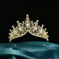 Detailopname van een luxe barokke bruidstiara met marquise-kristallen in gouden afwerking - Gouden Basis Witte Strass Stijl (HGA005) / Goud