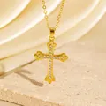 Elegante goldene Kreuzkette mit funkelnden Zirkoniasteinen auf einem strukturierten Stein. - Goldener Klassischer O-Ketten-Stil (C00120) / 18K-Gold / Gold