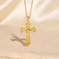 Elegante vergoldete Kreuzkette mit funkelnden weißen Zirkonia-Steinen für Damenschmuck. - C00110 / 18K-Gold