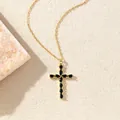 Elegante vergoldete Kreuzhalskette mit schwarzen tropfenförmigen Zirkonsteinen - C00186 / 18K-Gold