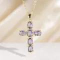 Elegante vergoldete Kreuzkette mit leuchtend lila Zirkonia-Steinen im Ovalschliff - C00162 / 18K-Gold