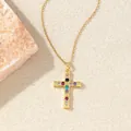 Elegante goldene Kreuzkette mit bunten Zirkoniasteinen und aufwendigem X-Stich-Design - Goldener Bunter Zirkonia X Stil (C00178) / 18K-Gold / Gold
