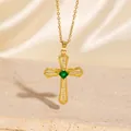 Luxuriöse goldene Kreuzhalskette mit smaragdgrünem Zirkonia und funkelnden Steinen - C00067 / 18K-Gold
