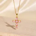 Vergoldete Halskette mit einem strahlend rosa Zirkon-Kreuzanhänger für Damen - C00043 / 18K-Gold