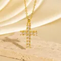 Luxuriöse vergoldete Kreuzkette mit funkelnden weißen Zirkonia-Anhängern für Damen - C00027 / 18K-Gold