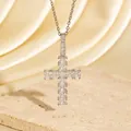 Elegante Halskette mit silbernem Kreuzanhänger und funkelnden quadratischen Zirkoniasteinen - C00009 / 18K-Gold