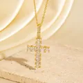 Elegante vergoldete Halskette mit einem funkelnden, mit Zirkonia besetzten Kreuzanhänger - C00014 / 18K-Gold