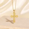 Eleganter vergoldeter Kreuzanhänger-Halskette mit funkelnden weißen Zirkonia-Steinen - C00073 / 18K-Gold