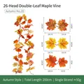 Künstliche Ahornblatt Girlande für herbstliche Dekoration im Innen- und Außenbereich - 26-Kopf Doppelblatt Ahorn Stil (Nr. 20) - mit 2 Haken / Dunkelrot und Orangerot