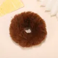 Chouchou élégant en fausse fourrure marron pour coiffures d'automne et d'hiver chic - Marron