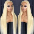 Vue détaillée d'une longue perruque synthétique blonde lisse avec raie au milieu. - 24 pouces / Couleur Or Clair