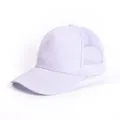 Classico cappellino trucker bianco a cinque pannelli in cotone e mesh per la protezione - Regolabile / Bianco