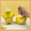 Gelbes Gorilla-Quetsch-Spielzeugset zum Stressabbau mit Details der weichen Textur - Muskel Gorilla (61851) / 13cm Version