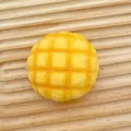Realistisches gelbes Ananasbrötchen Squishy-Spielzeug für Stressabbau und Spaß - Kleines Ananasbrot
