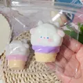 Simpatico giocattolo antistress squishy a forma di gelato di agnello, viola e rosa - Agnello Gelato / Viola