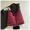 Elegante borsa hobo in pelle scamosciata bordeaux da donna grande borsa a spalla capiente - Rosso