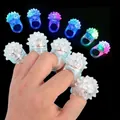 Anillos LED de fresa de goma suave con luz intermitente para conciertos y fiestas de Halloween - Anillo de Fresa Blanca / Luz multicolor