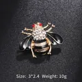 Exquise broche abeille dorée avec ailes en émail noir et incrustation de strass - Style Abeille (XD7995-1)