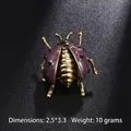 Broche scarabée exquise en émail violet avec placage or et accents de strass noirs - Style Scarabée Violet (XD8843-1)