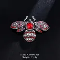 Broche abeille vintage avec strass rouges et gemme centrale, 4.0x5.9cm, poids 21.4g - Style Abeille Rouge Vintage (XD10984-1)