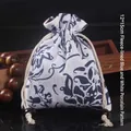 Pochette à bijoux haut de gamme doublée velours 12x15cm motif floral bleu et blanc de style - 12x15cm Doublé de Velours / Porcelaine Blanche