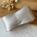 Elegante nastro di raso a righe argento per vestiti di bambole DIY e confezioni regalo - 3,6 cm / Grigio chiaro