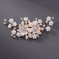 Vintage handgefertigte Haarklammer mit weißen Tonblumen und eleganten Perlen für Brautfrisuren - Gold Vielseitige Blumen-Haarspange (HS-J7070G)