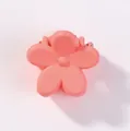 Matte Mini Blumen-Haarklammer in Koralle für Kleinkinder und Mädchen-Haarstyling - Mattes Blumen-Stil (238) / Korallenrosa