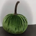 Décoration de Noël en citrouille de velours vert avec tige marron - 7cm / Vert Émeraude